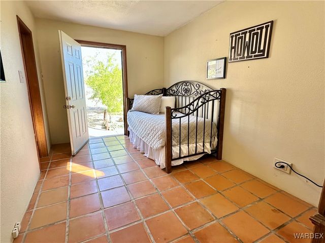 3863 W Third Avenue, Yucca, AZ 86438