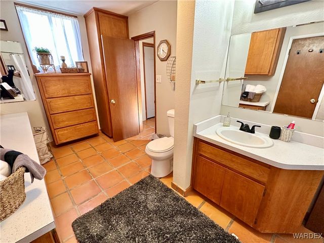 3863 W Third Avenue, Yucca, AZ 86438