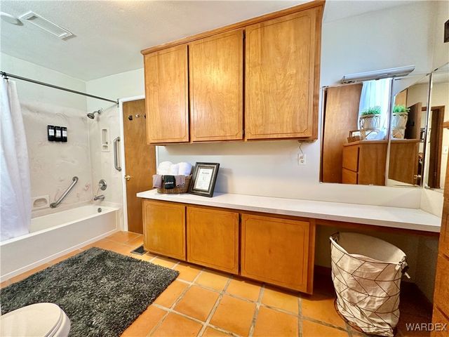 3863 W Third Avenue, Yucca, AZ 86438