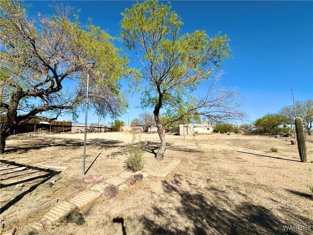 3863 W Third Avenue, Yucca, AZ 86438