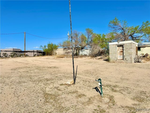 3863 W Third Avenue, Yucca, AZ 86438