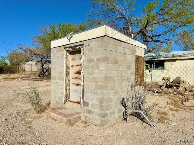 3863 W Third Avenue, Yucca, AZ 86438
