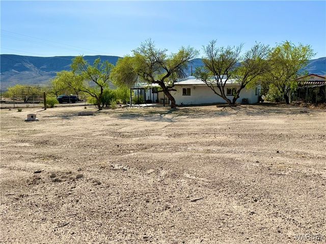 3863 W Third Avenue, Yucca, AZ 86438