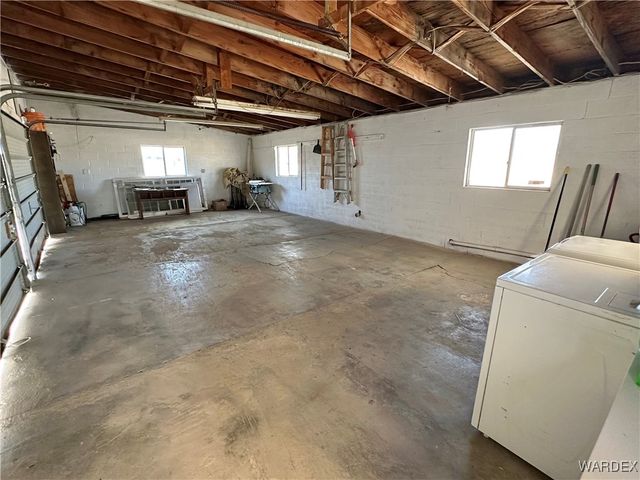 3863 W Third Avenue, Yucca, AZ 86438