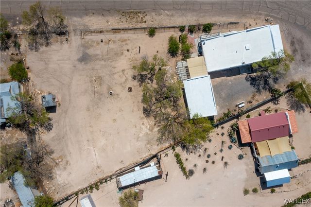 3863 W Third Avenue, Yucca, AZ 86438