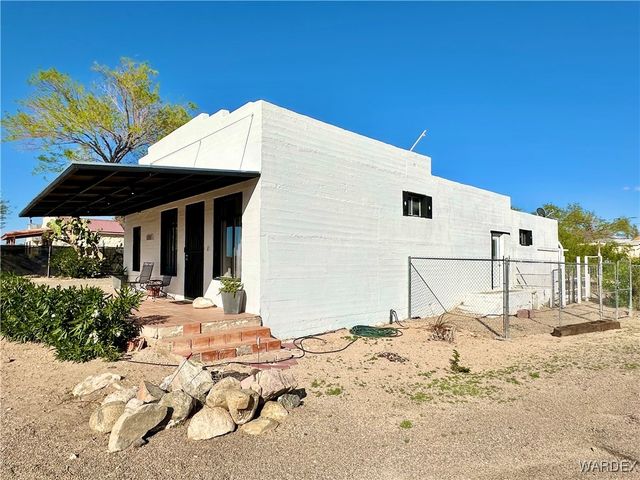 3863 W Third Avenue, Yucca, AZ 86438