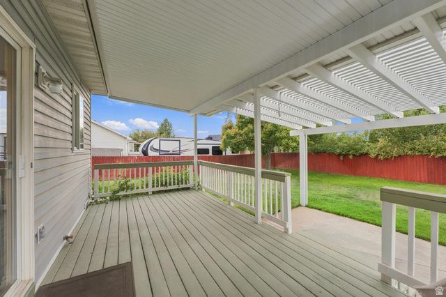 1886 S DAHL LN, Syracuse, UT 84075