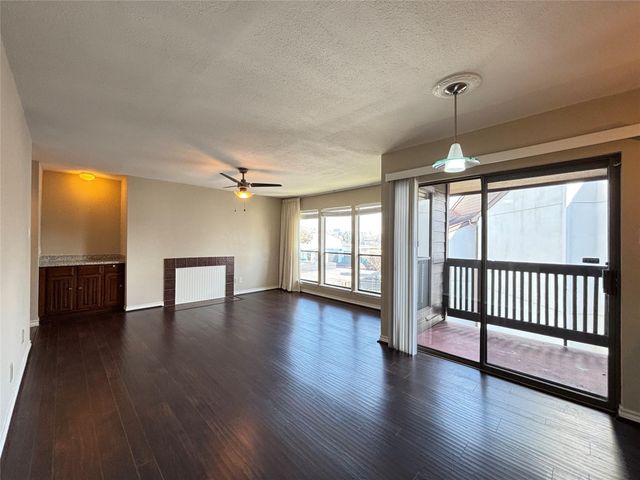 8020 Braesmain Drive 1604, Houston, TX 77025