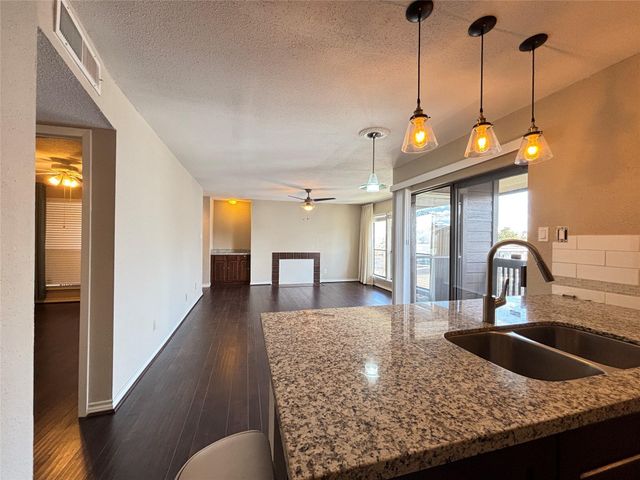 8020 Braesmain Drive 1604, Houston, TX 77025