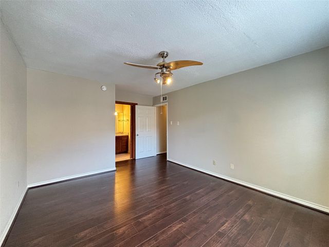 8020 Braesmain Drive 1604, Houston, TX 77025