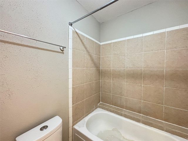 8020 Braesmain Drive 1604, Houston, TX 77025