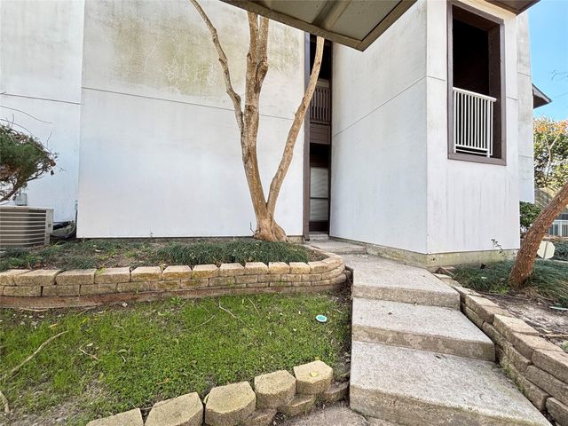 8020 Braesmain Drive 1604, Houston, TX 77025