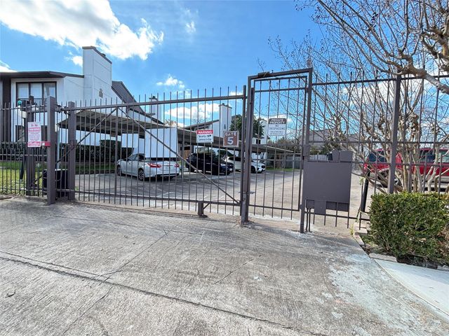 8020 Braesmain Drive 1604, Houston, TX 77025