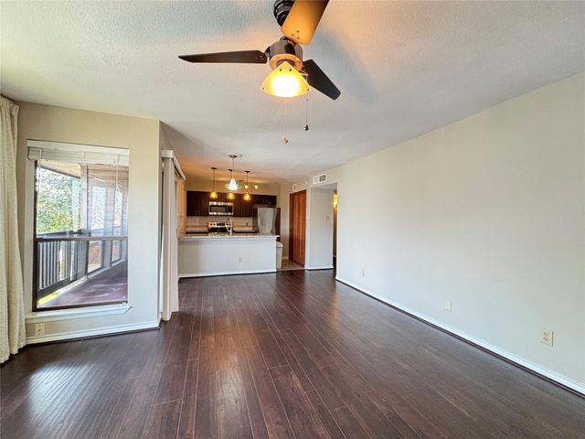 8020 Braesmain Drive 1604, Houston, TX 77025