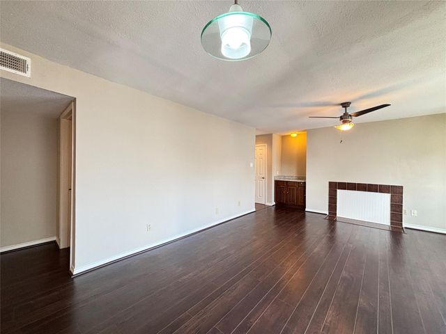 8020 Braesmain Drive 1604, Houston, TX 77025