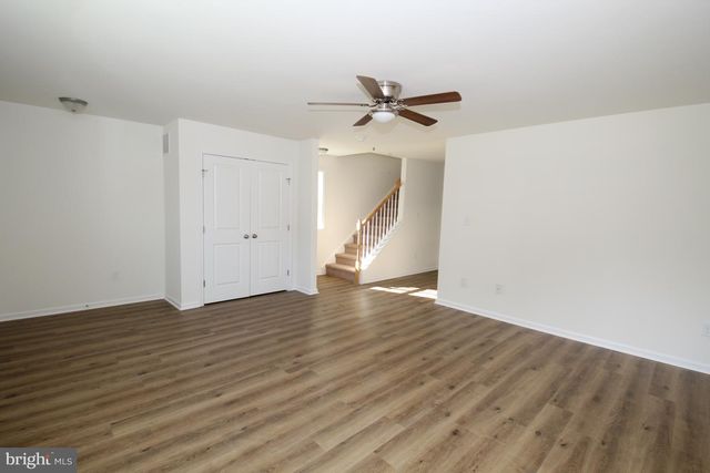 3 BUTTONWOOD AVE, New Castle, DE 19720