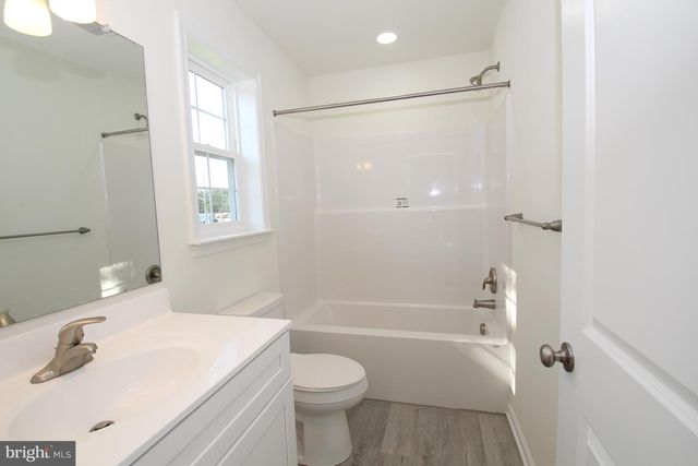3 BUTTONWOOD AVE, New Castle, DE 19720