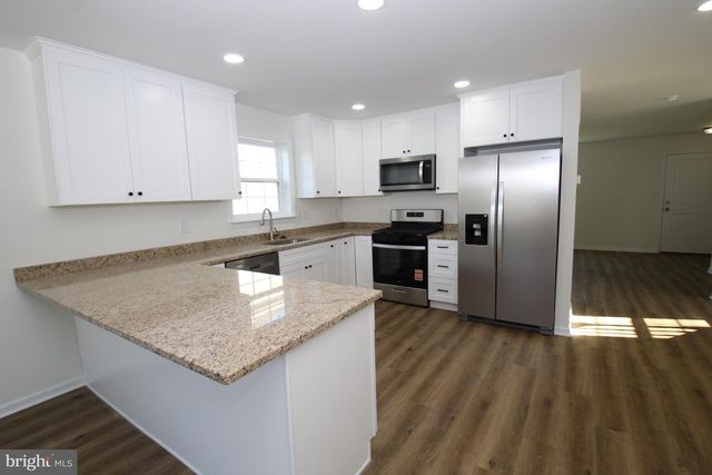 3 BUTTONWOOD AVE, New Castle, DE 19720