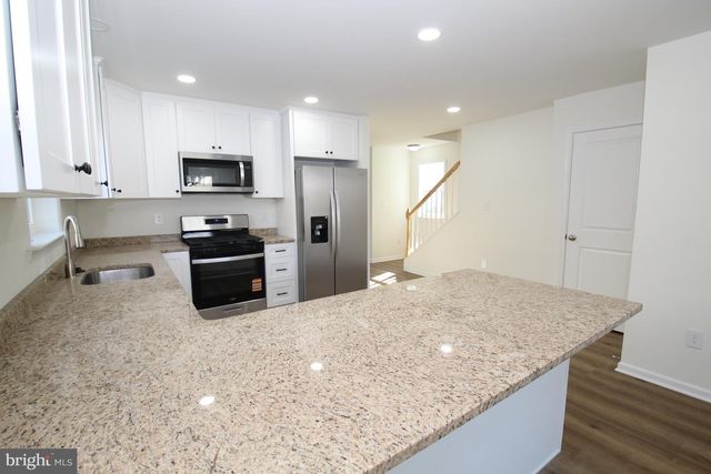 3 BUTTONWOOD AVE, New Castle, DE 19720