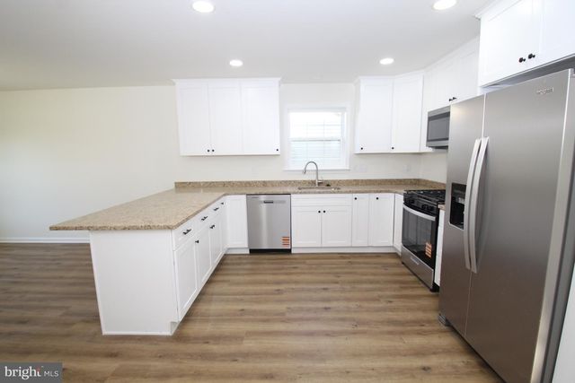 3 BUTTONWOOD AVE, New Castle, DE 19720