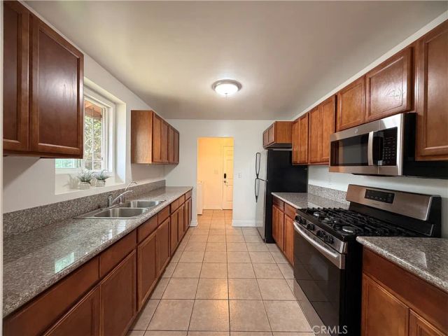 10202 Doty, Inglewood, CA 90303