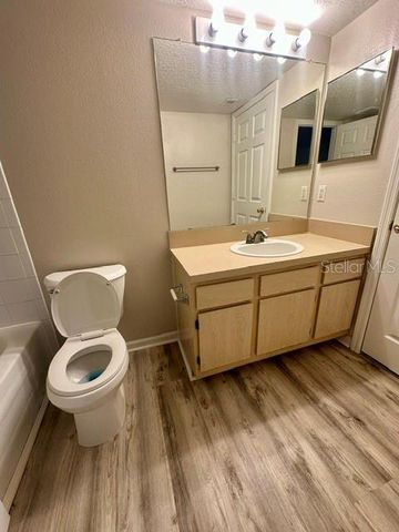 725 CREST PINES DRIVE 426, Orlando, FL 32828