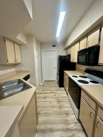 725 CREST PINES DRIVE 426, Orlando, FL 32828