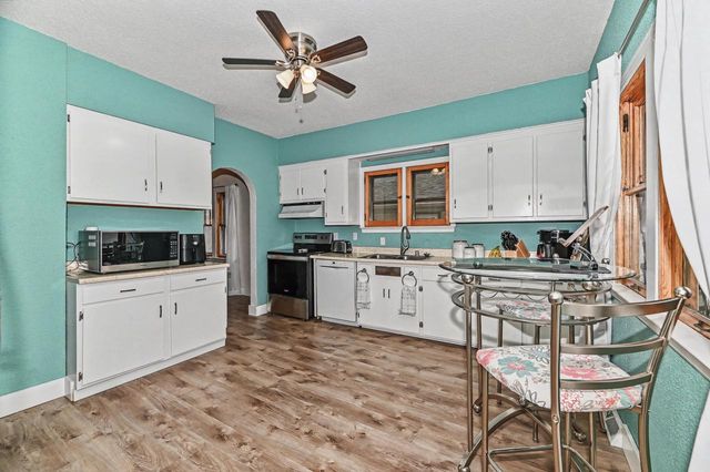 2009 S 77th STREET, West Allis, WI 53219