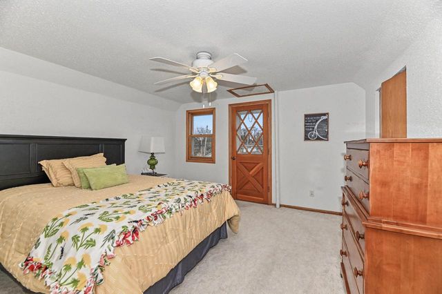 2009 S 77th STREET, West Allis, WI 53219