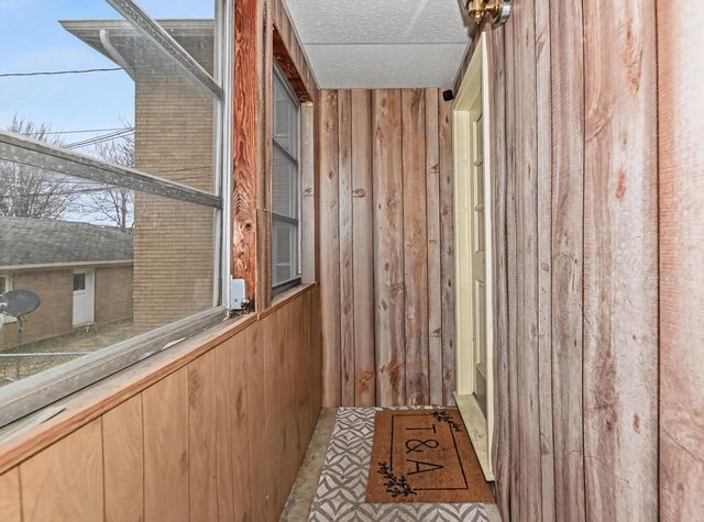 2009 S 77th STREET, West Allis, WI 53219