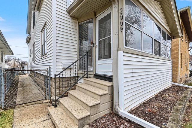 2009 S 77th STREET, West Allis, WI 53219
