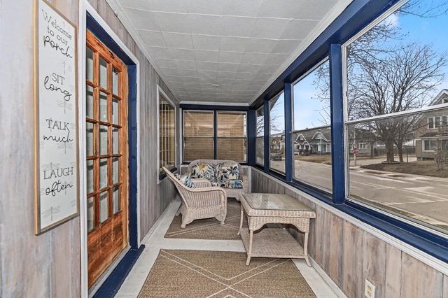 2009 S 77th STREET, West Allis, WI 53219