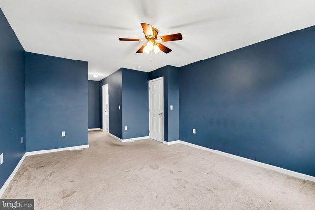 5 W GREENHOUSE RD, Dillsburg, PA 17019