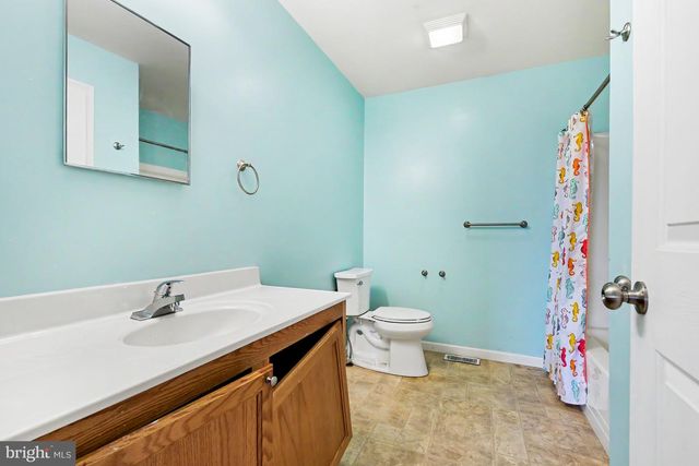 5 W GREENHOUSE RD, Dillsburg, PA 17019