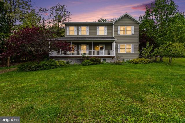 5 W GREENHOUSE RD, Dillsburg, PA 17019