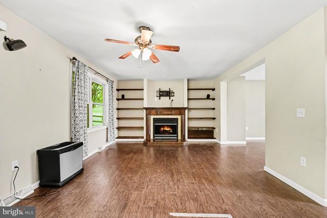 5 W GREENHOUSE RD, Dillsburg, PA 17019