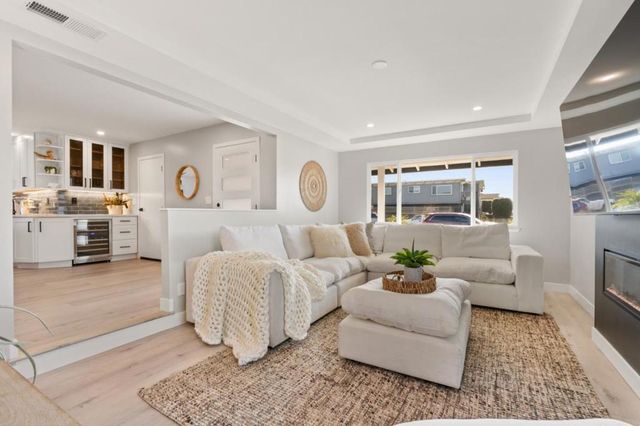 303 Filbert Street, Half Moon Bay, CA 94019