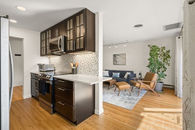 1206 Greendale Ave 217, Needham, MA 02492