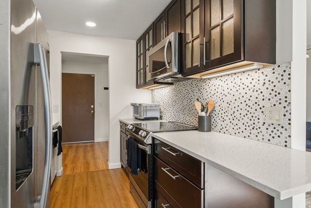 1206 Greendale Ave 217, Needham, MA 02492