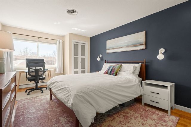 1206 Greendale Ave 217, Needham, MA 02492