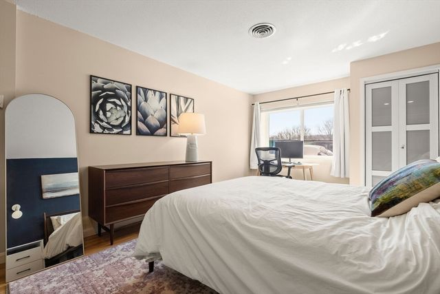 1206 Greendale Ave 217, Needham, MA 02492