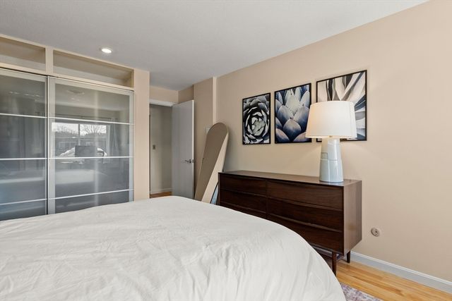 1206 Greendale Ave 217, Needham, MA 02492