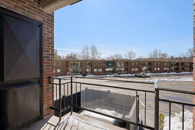 1206 Greendale Ave 217, Needham, MA 02492