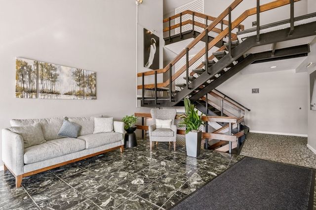 1206 Greendale Ave 217, Needham, MA 02492