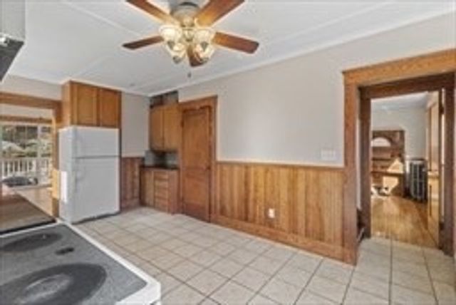 21 Edwards St, Southbridge, MA 01550