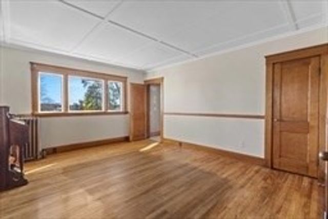 21 Edwards St, Southbridge, MA 01550