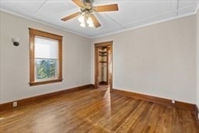 21 Edwards St, Southbridge, MA 01550