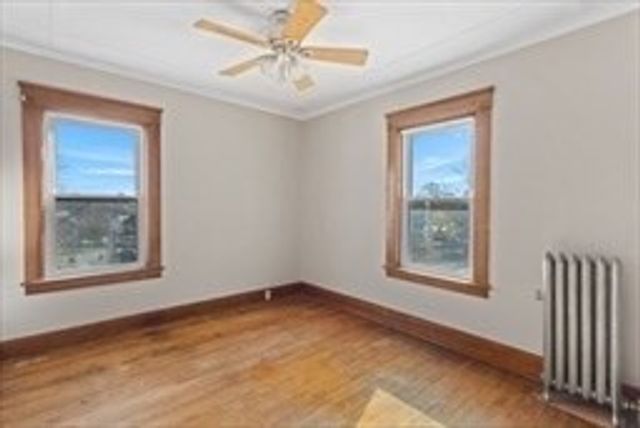 21 Edwards St, Southbridge, MA 01550