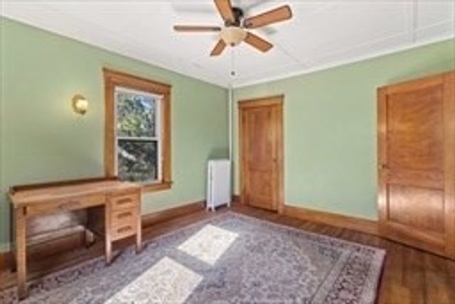 21 Edwards St, Southbridge, MA 01550