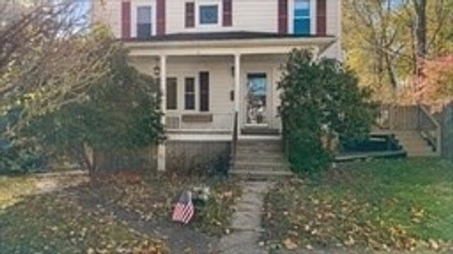 21 Edwards St, Southbridge, MA 01550